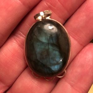 Sterling silver labradorite pendant